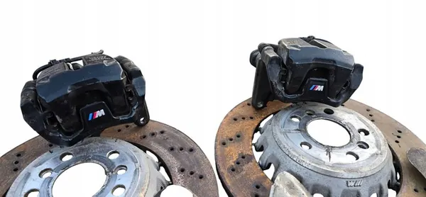 BMW X4M F98 2022 Hintere Bremszangen und Scheiben image 2