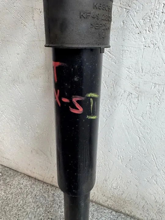 Vänster Bakstötdämpare Mazda CX-5 2012-2017 kn1c28700a image 6