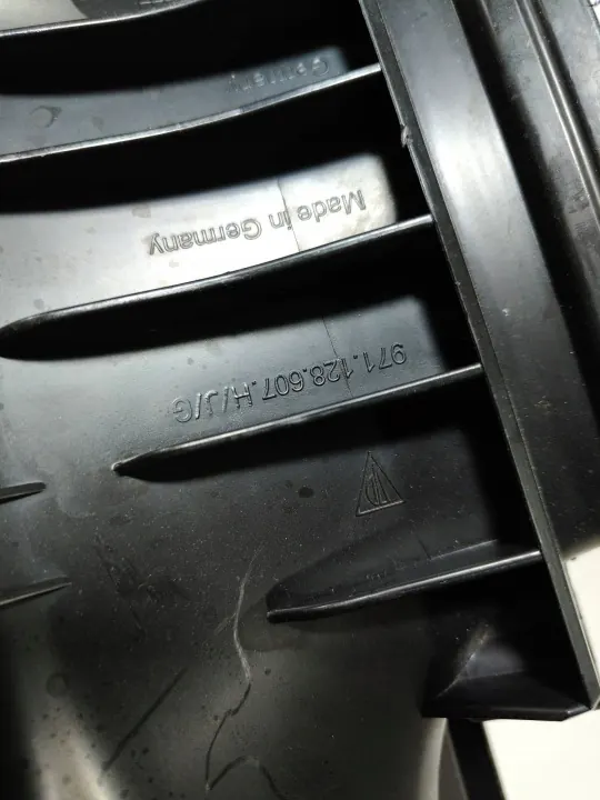 Porsche Panamera Luftfilterhus OEM 971128607H image 5