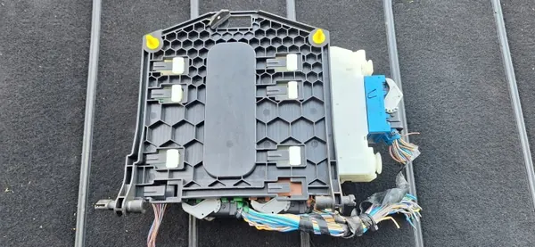 Sulakekaappi BSI 7G9T-14A073-CB Ford Mondeo MK4 2.0 TDCI image 3