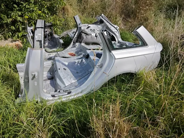 OEM 4G9813696 Rechter achter dakpilaar Audi A6 C7 image 2