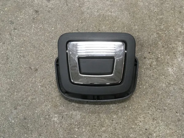 Mercedes C-klasse W204 kofferbakmat vloerclip OEM A2046800184 image 2