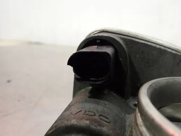 BMW Drosselklappe E87520 2.0 image 7