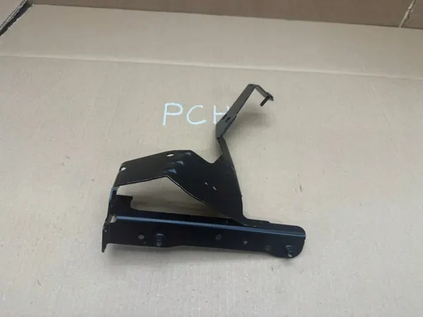 Volvo Radiatorsteun OEM 31439820 - Gebruikt image 3