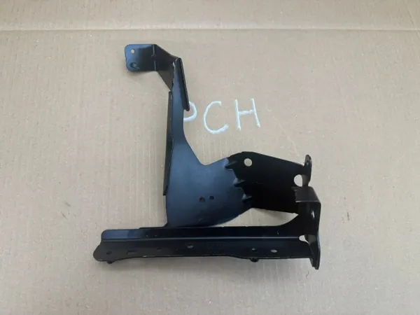 Volvo Radiatorsteun OEM 31439820 - Gebruikt image 5