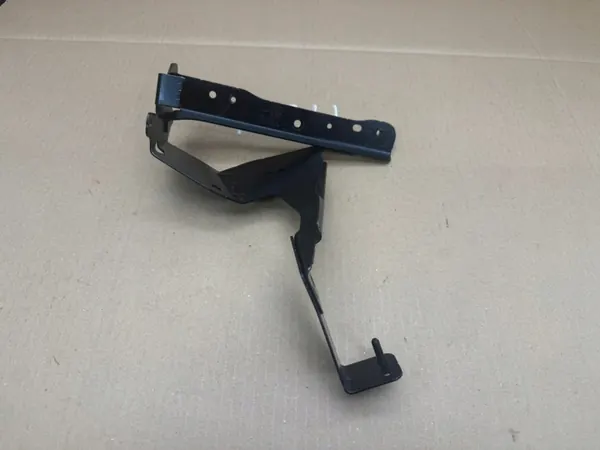 Volvo Radiatorsteun OEM 31439820 - Gebruikt image 7