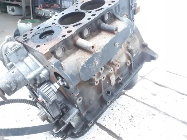 Bloco Motor Mitsubishi 4D56U - Completo Usado image 7