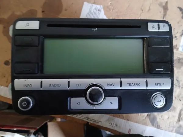 OEM 1K0035191D Radio VW Golf V, Touran, Passat image 2