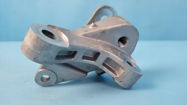 Suporte Motor Direito Nissan Qashqai III OEM 113326UB5A image 9