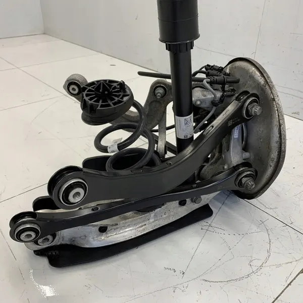 Snodo Sospensione Posteriore Destro Audi A4 B9 8W LIFT 2022 OEM image 7