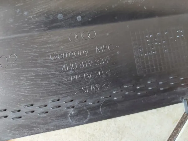 OEM 4H0819336-1 Pare-boue Supérieur Droit Audi A8 D4 image 10