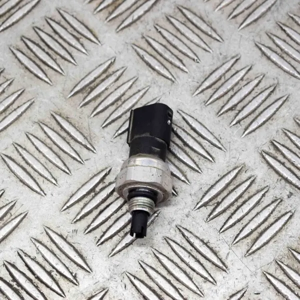 Sensor Presión Aire Acondicionado Tesla Model 3 OEM 110860800A image 2