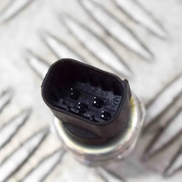 Sensor Presión Aire Acondicionado Tesla Model 3 OEM 110860800A image 5