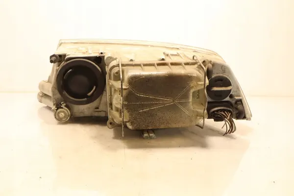 Oikea Etuvalaisin Skoda Octavia II image 2