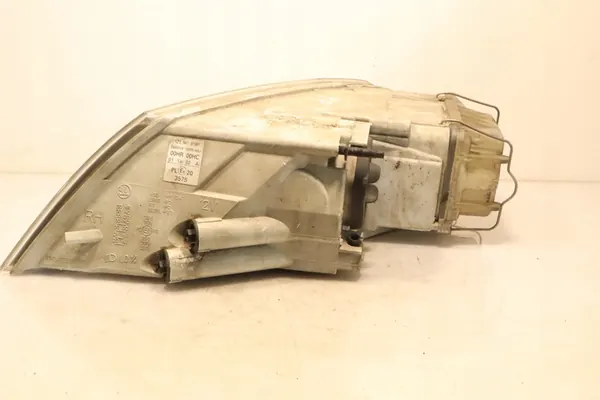 Oikea Etuvalaisin Skoda Octavia II image 4