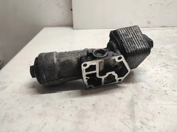 VW Touran I 2.0 TDI Olje Filter Bas image 3