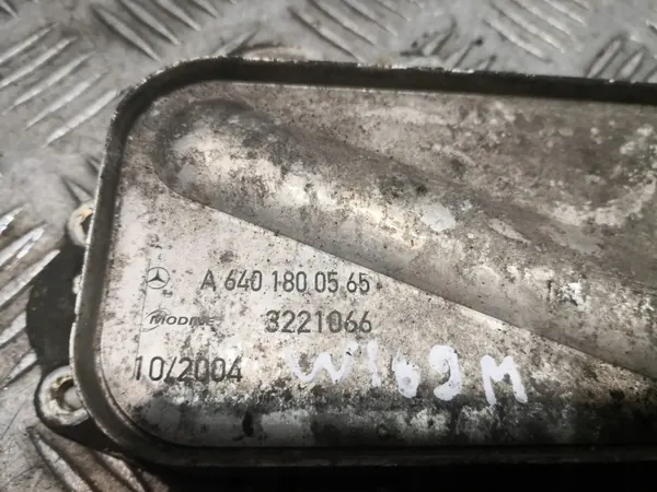Mercedes Oliekoeler OEM A 640 180 05 65 - Gebruikt image 4