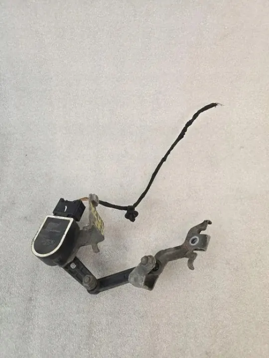 Sensor de nivelación faro izquierdo OEM 32221477 image 2