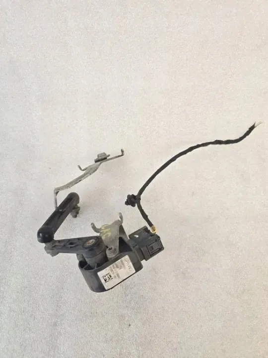 Sensor de nivelación faro izquierdo OEM 32221477 image 3