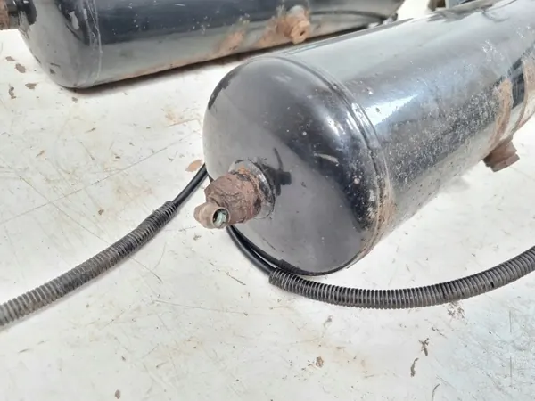 Compresseur suspension arrière Nissan NV400 OEM 4324100202 image 9