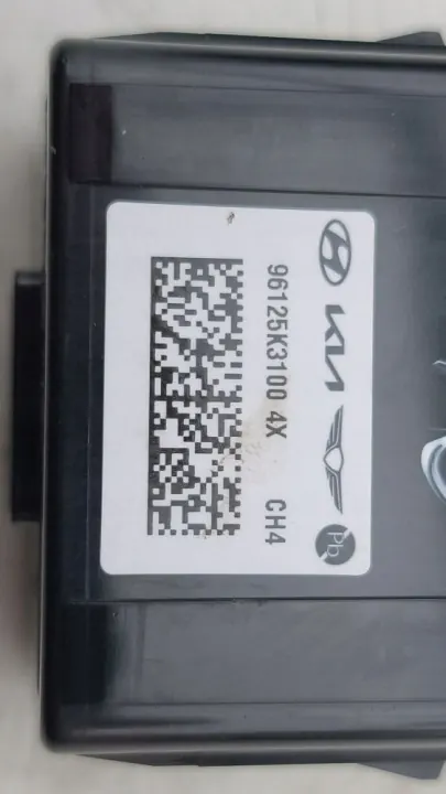 Hyundai Kona II USB-aansluiting OEM 96125K3100 image 6