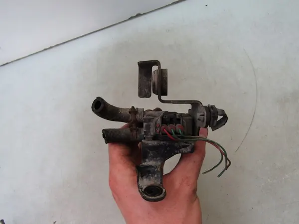 MAZDA 5 2.0 D DPF Pressure Sensor RF7J182B5 image 3