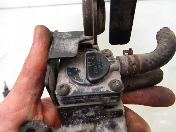 MAZDA 5 2.0 D DPF Pressure Sensor RF7J182B5 image 4