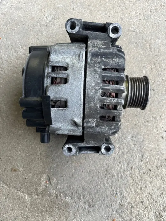 Mercedes ML W166 3.0d Vaihtovirtageneraattori A0009067400 image 2