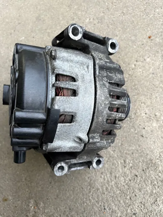 Mercedes ML W166 3.0d Vaihtovirtageneraattori A0009067400 image 3