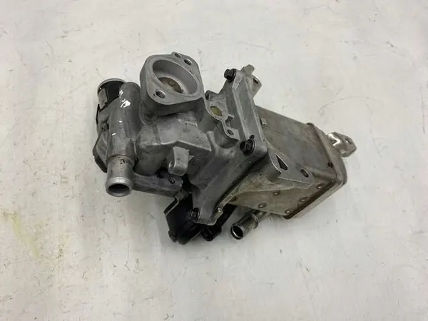 Soupape refroidisseur EGR OEM 31439464 pour Volvo image 4