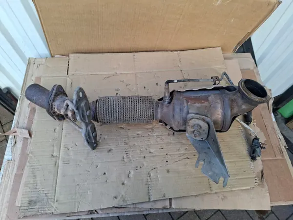 OEM CV61-5E211-KF Katalysaattori Focus MK3 ST:lle image 2