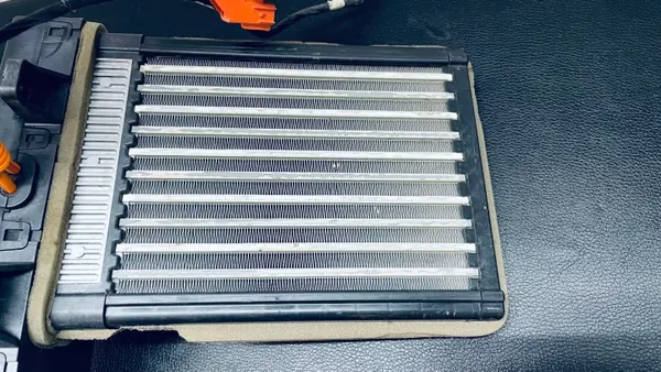 Núcleo Aquecedor MG ZS 2020 OEM 10600048 - Usado image 3