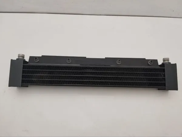 Aston Martin Oljekylare OEM 6G337869BB image 3