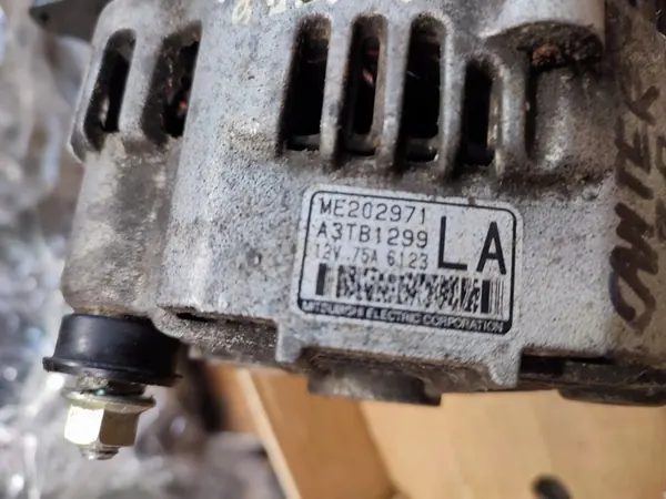 Alternador Mitsubishi Canter Fuso OE ME202971 image 2