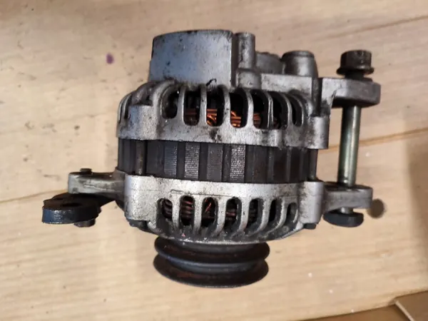 Alternador Mitsubishi Canter Fuso OE ME202971 image 4