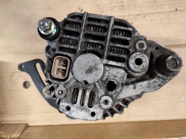 Alternador Mitsubishi Canter Fuso OE ME202971 image 5