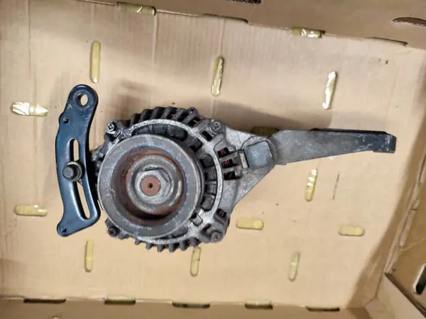 Alternador Mitsubishi Canter Fuso OE ME202971 image 7