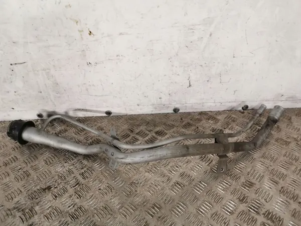 Täyttökaula OEM FBZ10822 Subaru Outbackille image 3