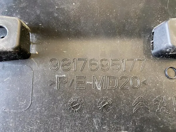 OEM 9817695177 Höger Bakdörrlist Citroen image 6