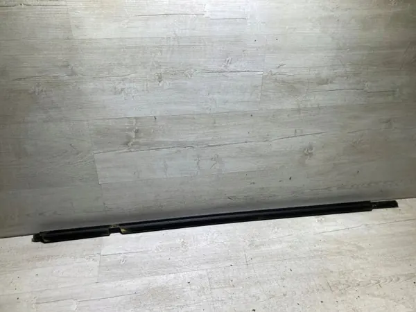 Joint vitre OEM sokolowski porte avant gauche image 4