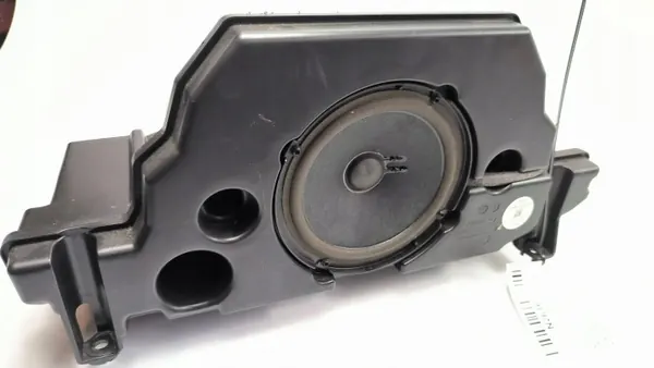 Subwoofer OEM 8W9035382B para Audi A4 (2015-) image 5