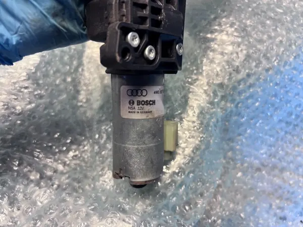 Bisagra eléctrica maletero Audi Q7 II izquierda OEM 4M0827299C image 4