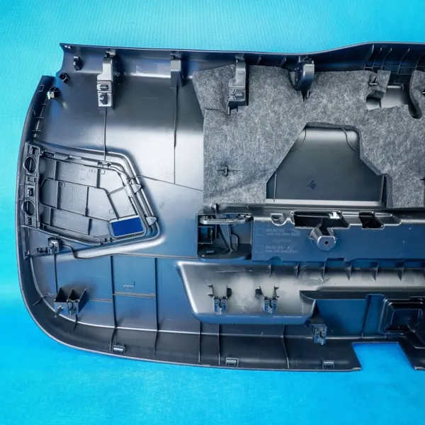 Audi Q3 takaluukun verhoilu OEM 83A867979A - Käytetty image 6