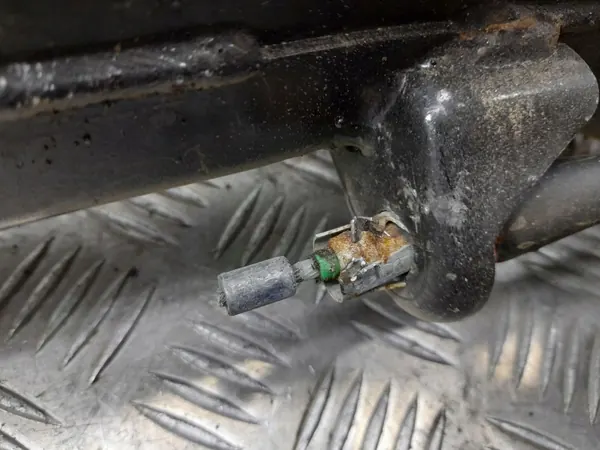 Dodge Challenger Bakre balk OEM ATV44273 image 7