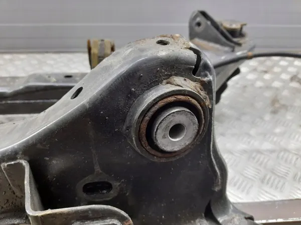 Dodge Challenger Bakre balk OEM ATV44273 image 8