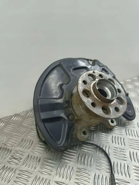 Mercedes-Benz E W212 2010 Framhjulnav A2044211220 image 3