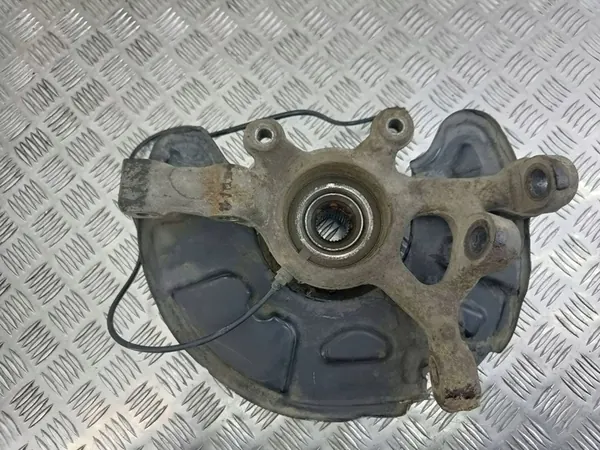 Mercedes-Benz E W212 2010 Framhjulnav A2044211220 image 4