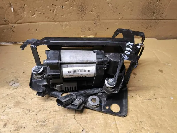 Compresseur suspension Volvo OEM 32315091-AA Occasion image 2