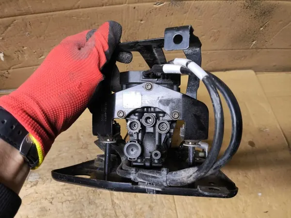 Compresseur suspension Volvo OEM 32315091-AA Occasion image 4