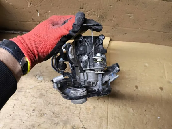 Compresseur suspension Volvo OEM 32315091-AA Occasion image 7